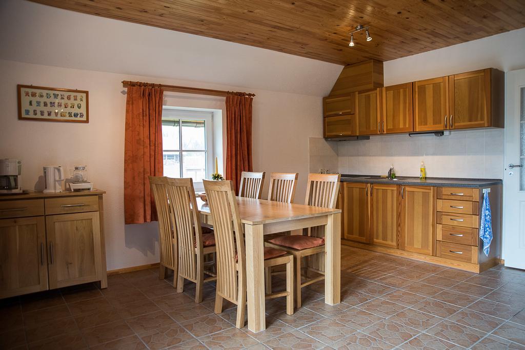 Fox House Otel Pelci Dış mekan fotoğraf