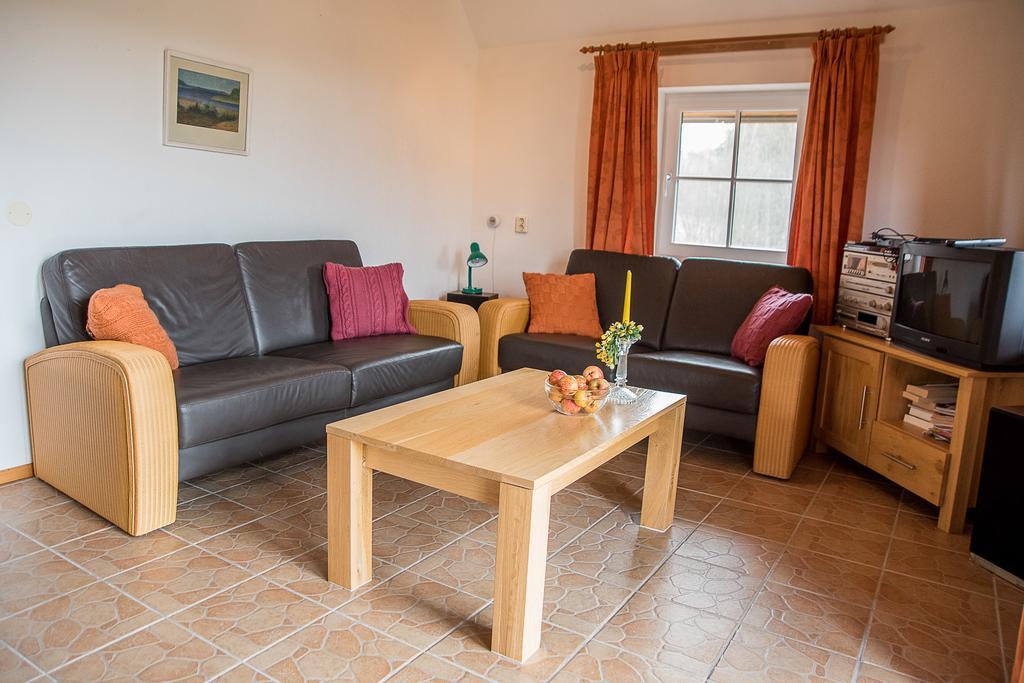 Fox House Otel Pelci Dış mekan fotoğraf