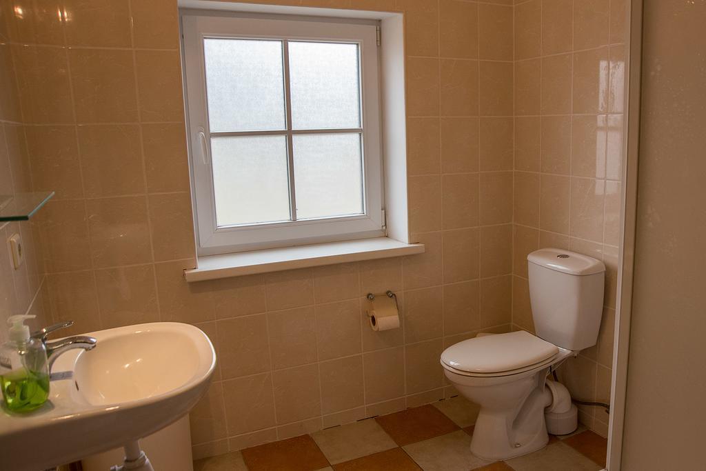 Fox House Otel Pelci Dış mekan fotoğraf